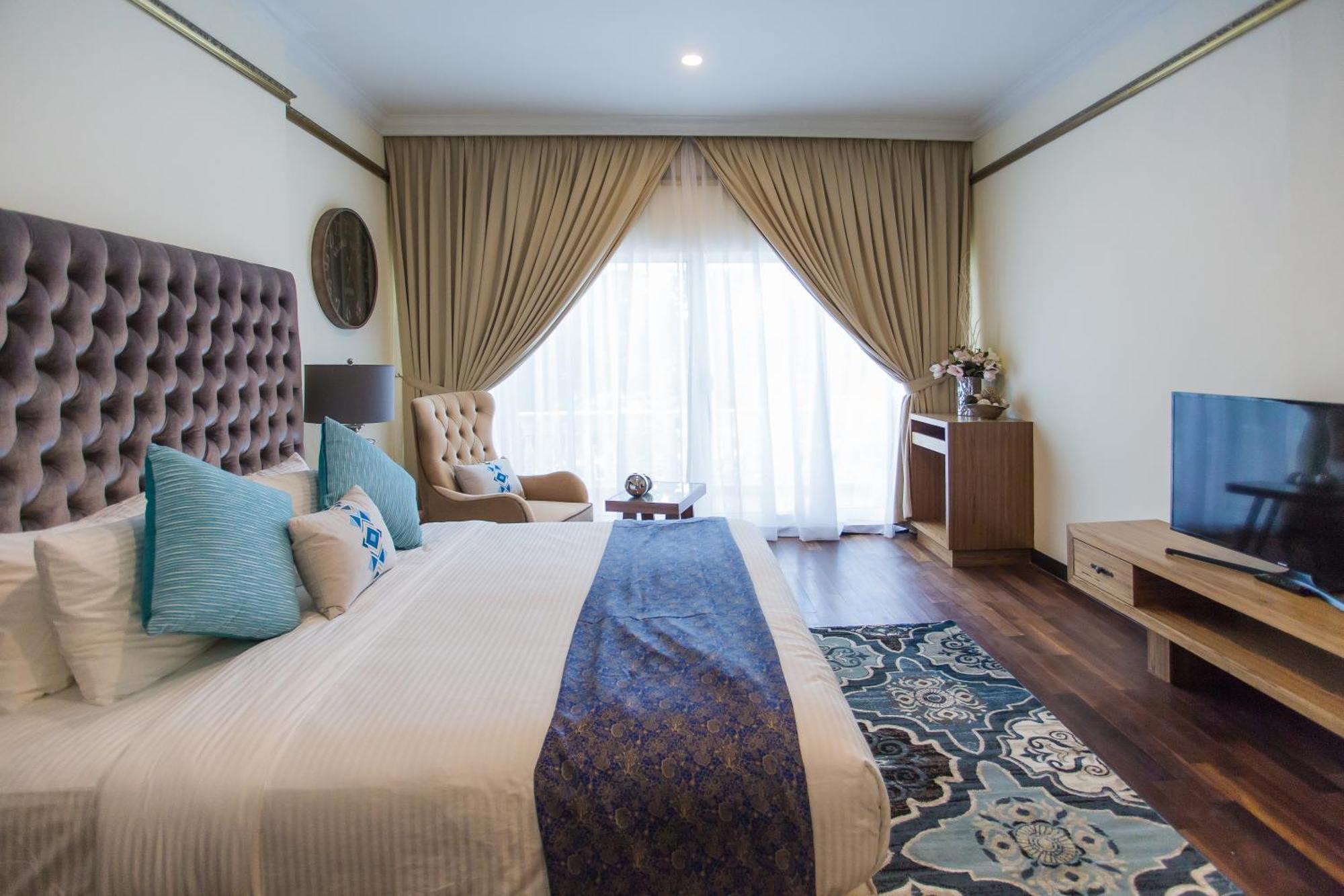 Aava Malacca Hotel Exterior photo